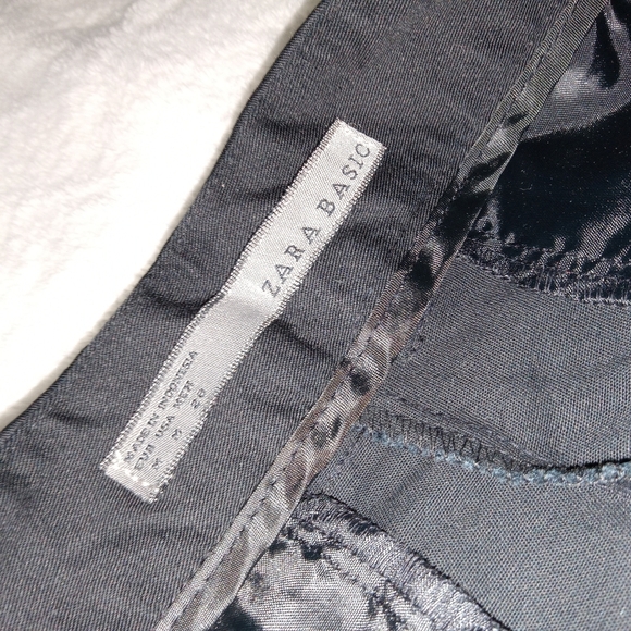 ZARA Basic Like New Black Cuffed Hem Chino Shorts size M - Picture 4 of 10